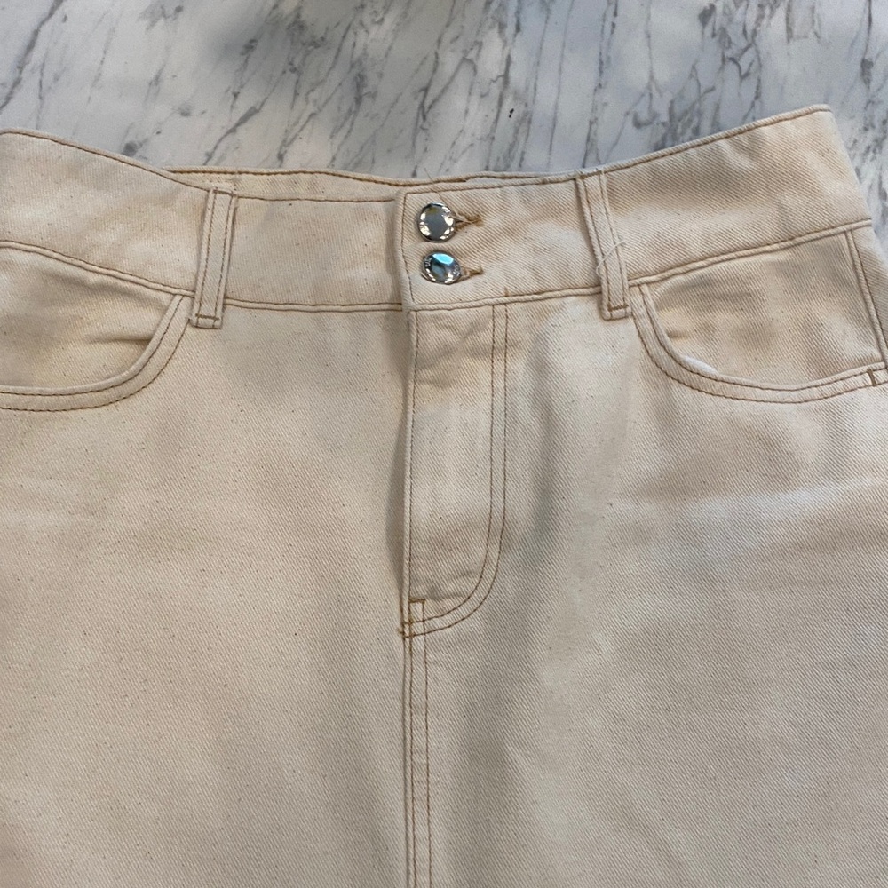 Zara Elegant Cream A-Line Skirt - Picture 2 of 3